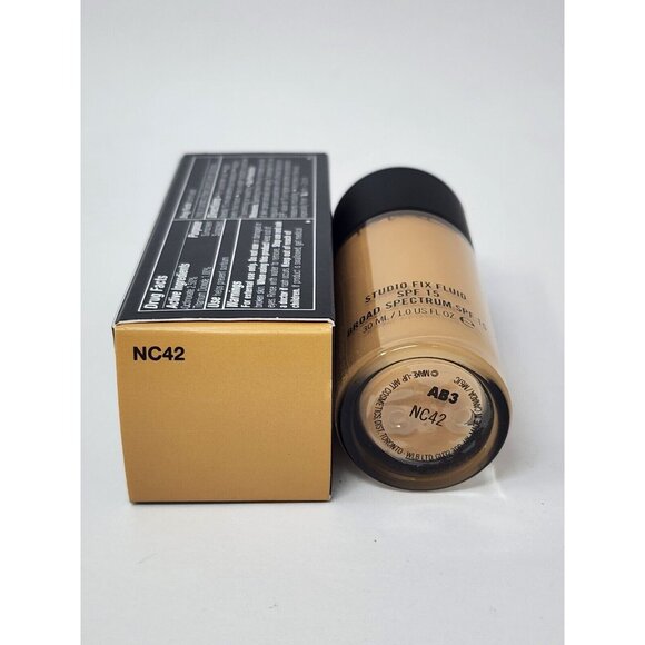 New MAC Cosmetics Studio Fix Fluid SPF 15 Foundation NC42 - Picture 2 of 3